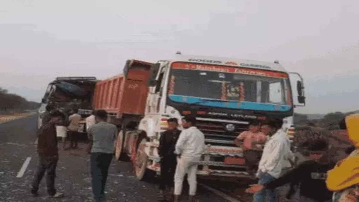 राजस्थान में ट्रक में घुसी श्रद्धालुओं से भरी बस; 4 की मौत, 18 घायल; दर्शन करने के लिए निकलते ही हुआ हादसा