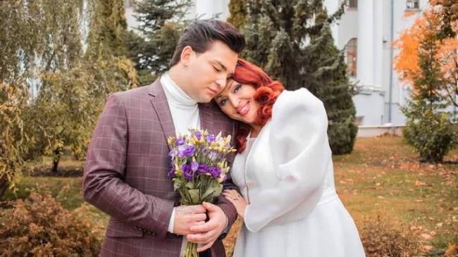 Russian woman married her 31 year younger adopted son Russian woman married her 31 year younger adopted son