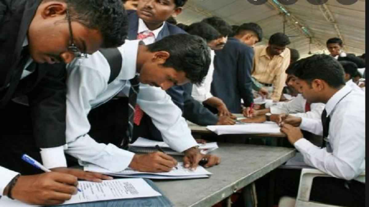 Sarkari Naukri का सुनहरा मौका, 12,600 पदों पर निकली भर्ती, 8वीं पास भी कर सकते हैं आवेदन