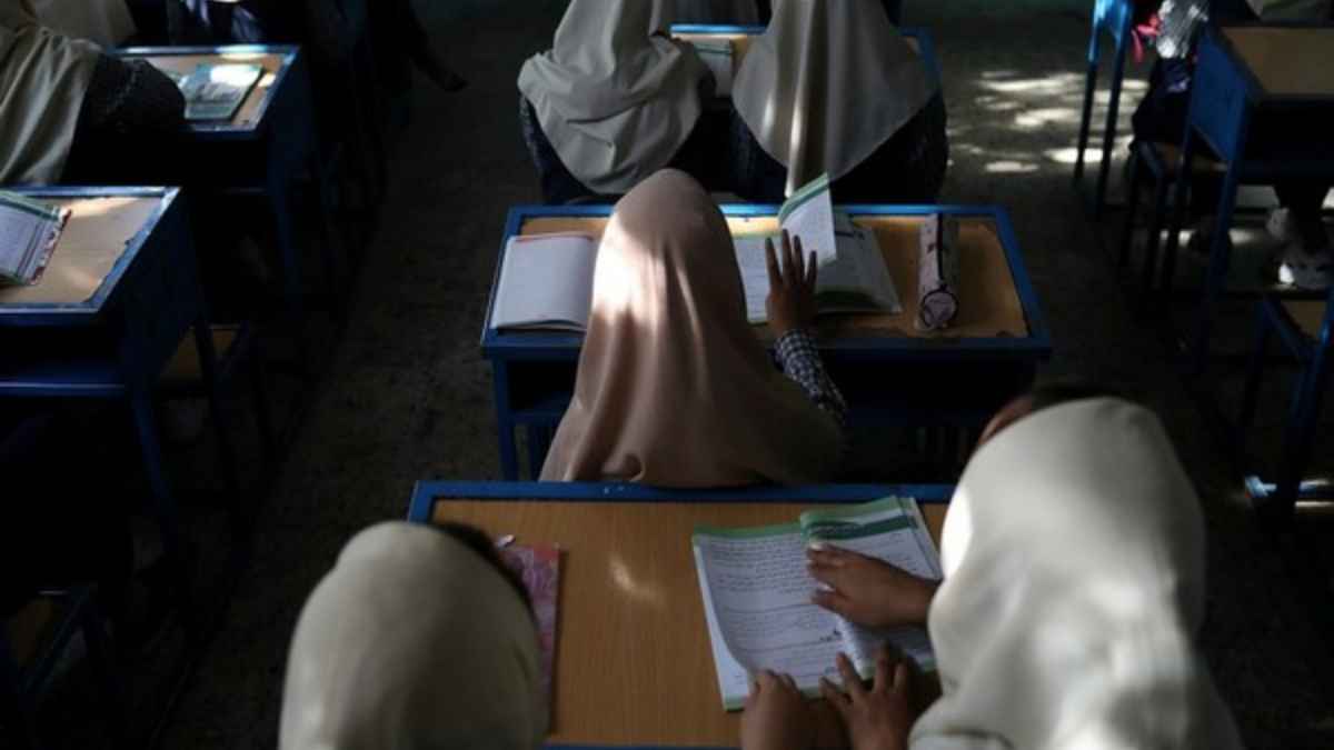 शरिया के अनुसार पुरुष और महिलाएं समान नहीं...पढ़ें तालिबान के शिक्षा मंत्री का विवादित बयान