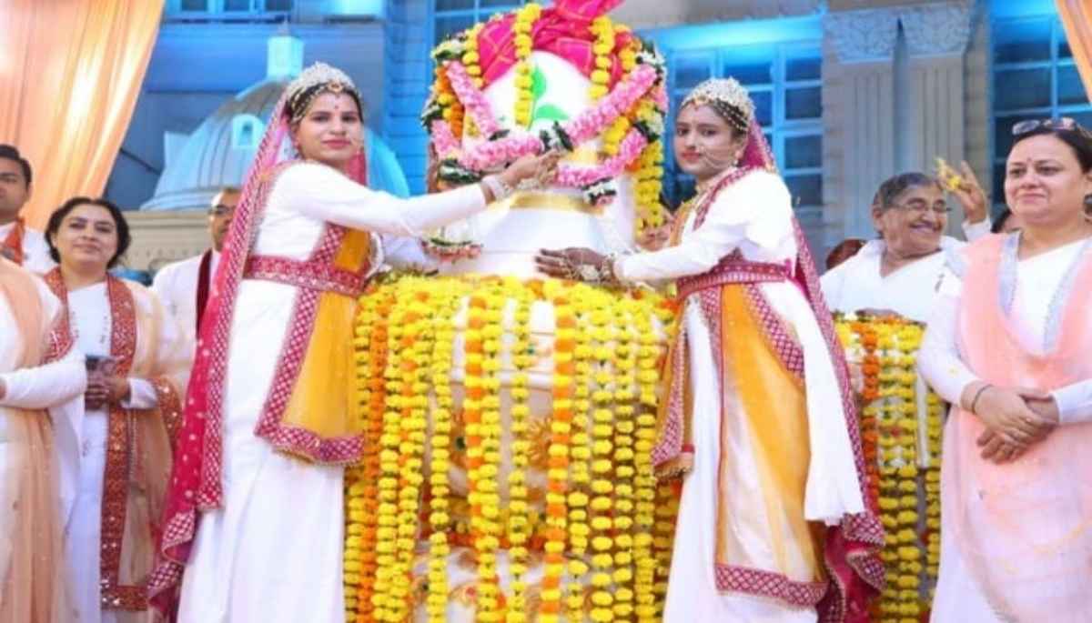 2 बहनों ने भगवान भोलेनाथ को माना पति, बोलीं- शिव विवाह रचा लिया, नहीं करेंगी किसी मर्द से शादी