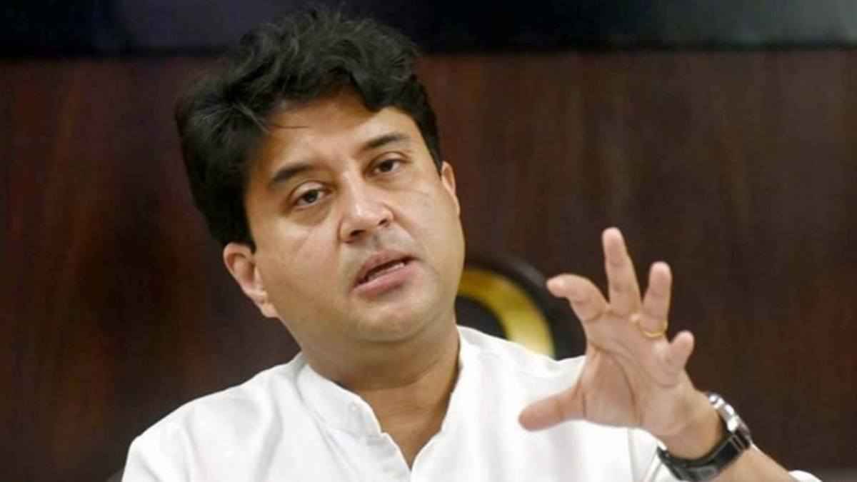 MP कांग्रेस के टिकट वितरण के बाद बने हालात पर सिंधिया का तंज, एक नेता कह रहा है दूसरे नेता के कपड़े फाड़ो