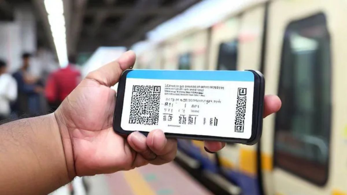 dmrc qr code, pmpml bus qr code, delhi metro service, pune bus qr code,