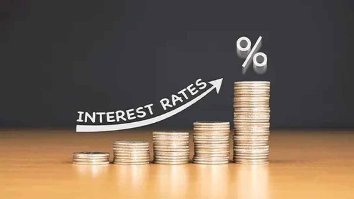 Interest Rate Change: इस बैंक ने सेविंग खाते पर ब्याज दरों में किया बदलाव, क्या आपका है अकाउंट?