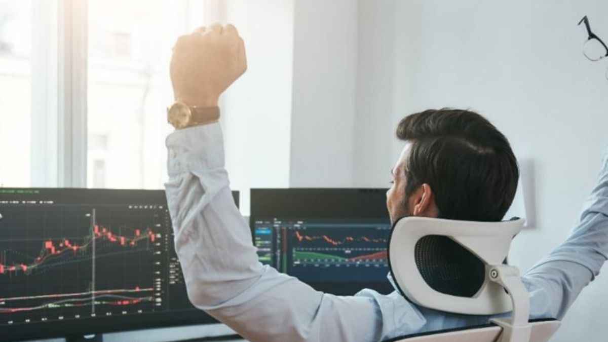 Share Market खुलते ही झूमे निवेशक, हरे निशान के साथ दिन का आगाज, 300 अंक की बढ़त