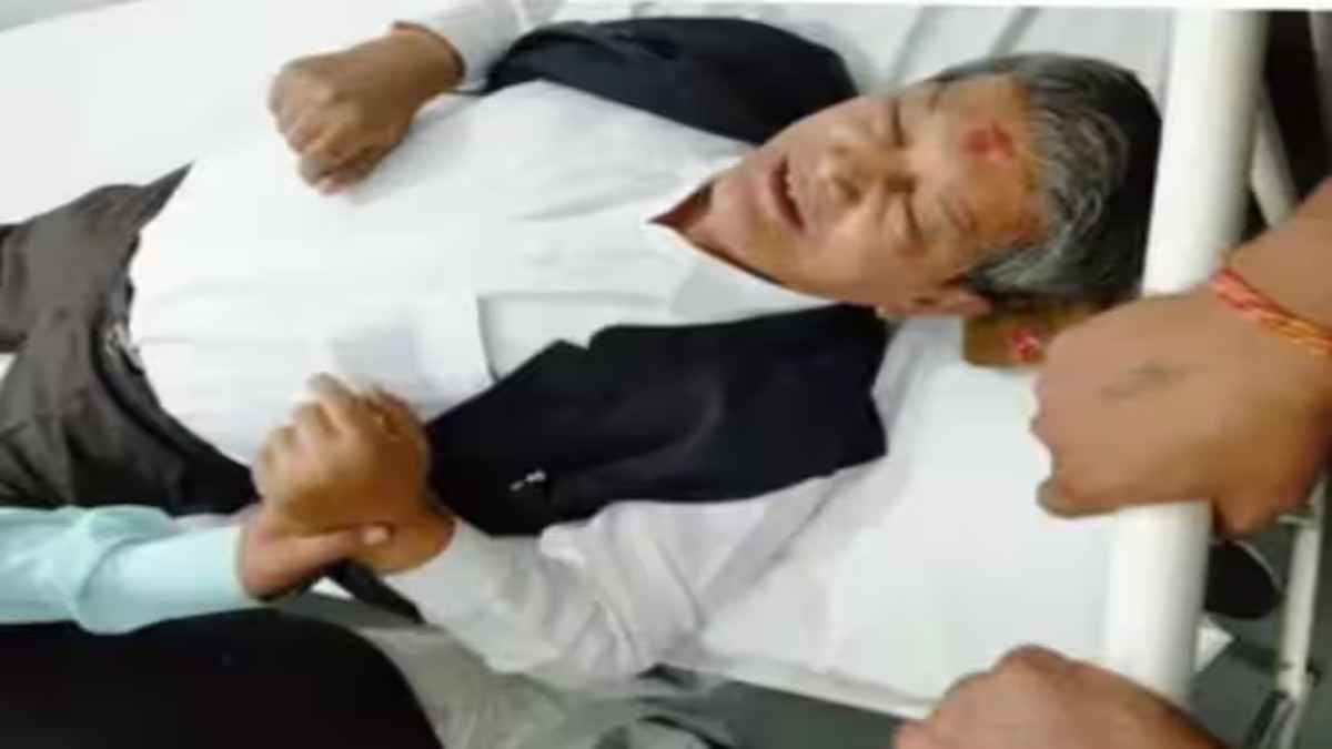 उत्तराखंड के पूर्व सीएम हरीश रावत का एक्सीडेंट, डिवाइडर से हुई कार की टक्कर