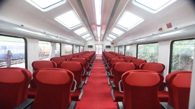Visdadrom train Vistadome in Kashmir, Vistadome train, Kashmir, passengers,special facilities