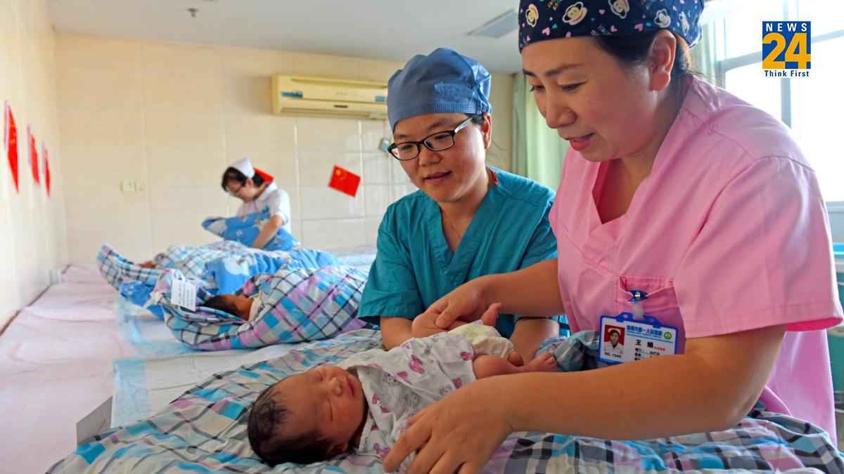 चीन के अस्पतालों में बंद हो रहे मैटरनिटी वार्ड, बर्थ रेट में लगातार गिरावट के ये हैं कारण