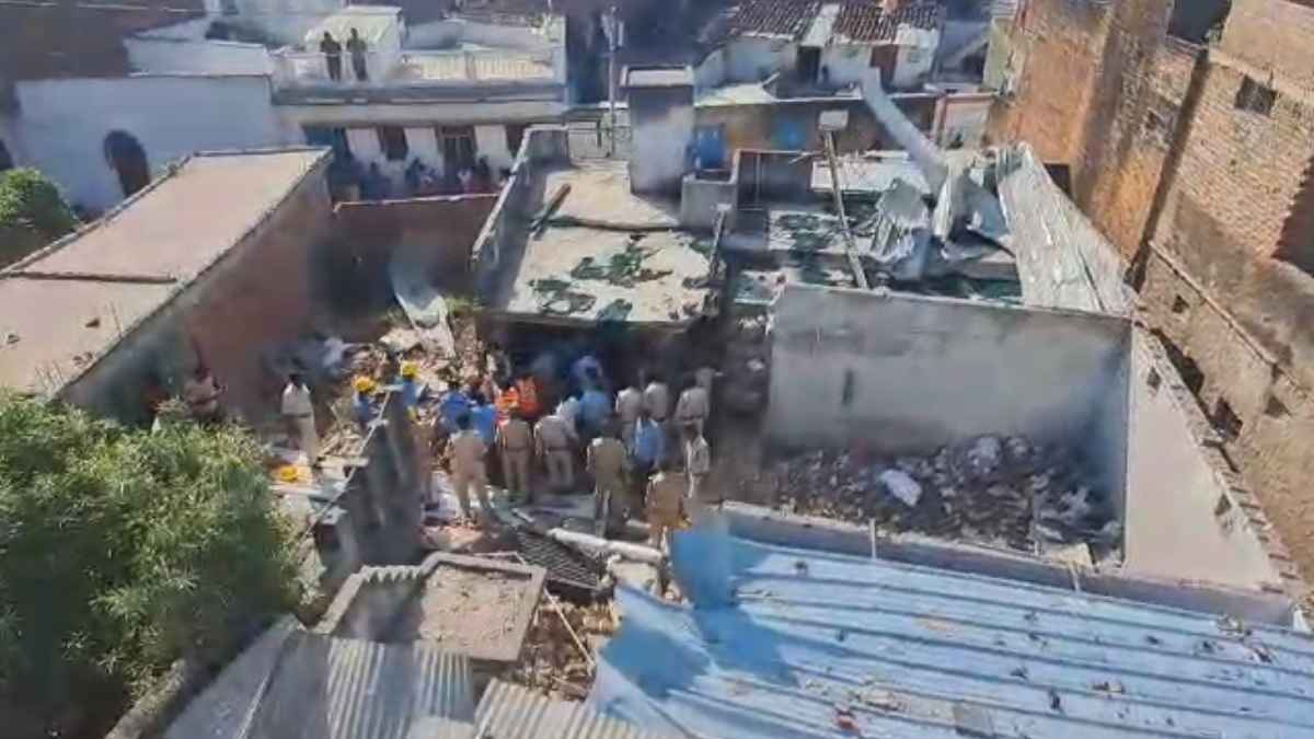 Blast In Damoh : मध्य प्रदेश के दमोह में अवैध पटाखा फैक्ट्री में धमाका, तीन लोगों की मौत, 10 घायल