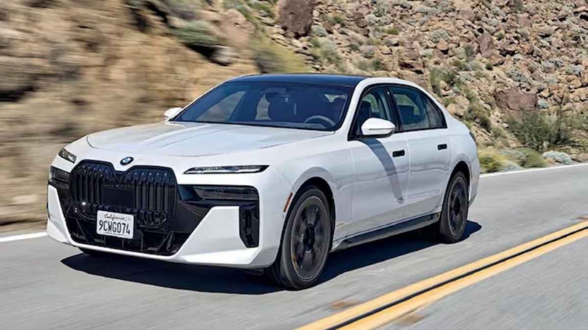 65 लाख में मिल रही 1.3 करोड़ वाली लग्जरी SUV, इंडिया में Mahendra Singh Dhoni के पास यह कार