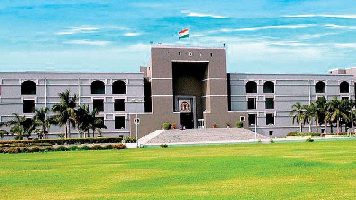 Gujarat High Court, School Living Certificate