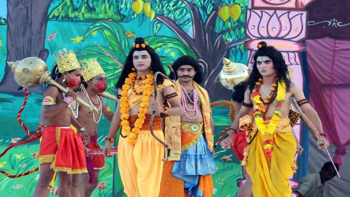 हिंदू- मुस्लिम भाईचारे की मिशाल पेश करती हैं तीन जगहों की रामलीला, यहां जाति-धर्म नहीं आते आड़े