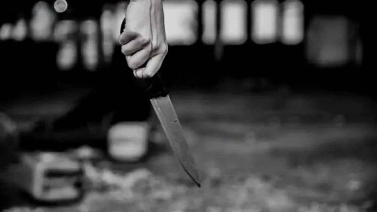 अगर तुम मेरे नहीं तो किसी और का भी नहीं होने दूंगी...कहा और लड़के पर चाकू से किए ताबड़तोड़ वार