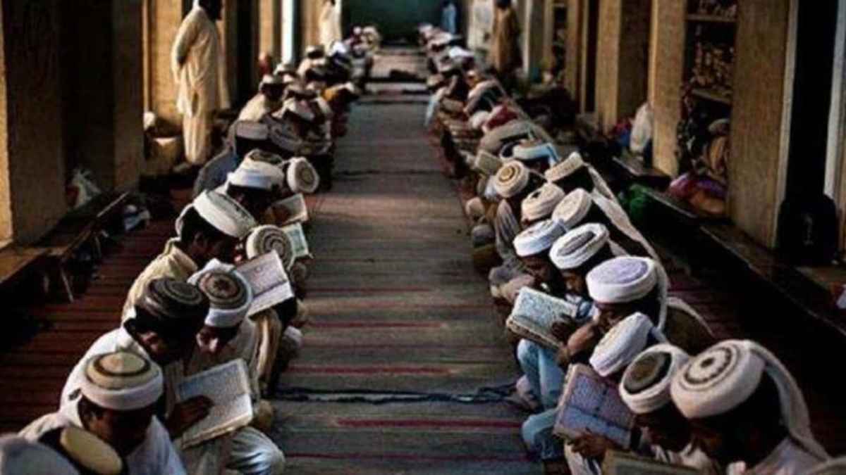 गुजरात का कुकर्मी मौलाना, 10 नाबालिगों को बनाया शिकार, बच्चों ने रो-रो कर सुनाई आपबीती