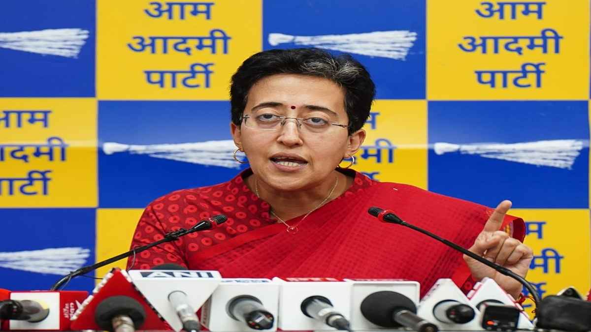 मनीष सिसोदिया की बेल खारिज होने पर भड़कीं आतिशी, बोलीं- सुप्रीम कोर्ट में हुई सुनवाई के विपरीत है फैसला