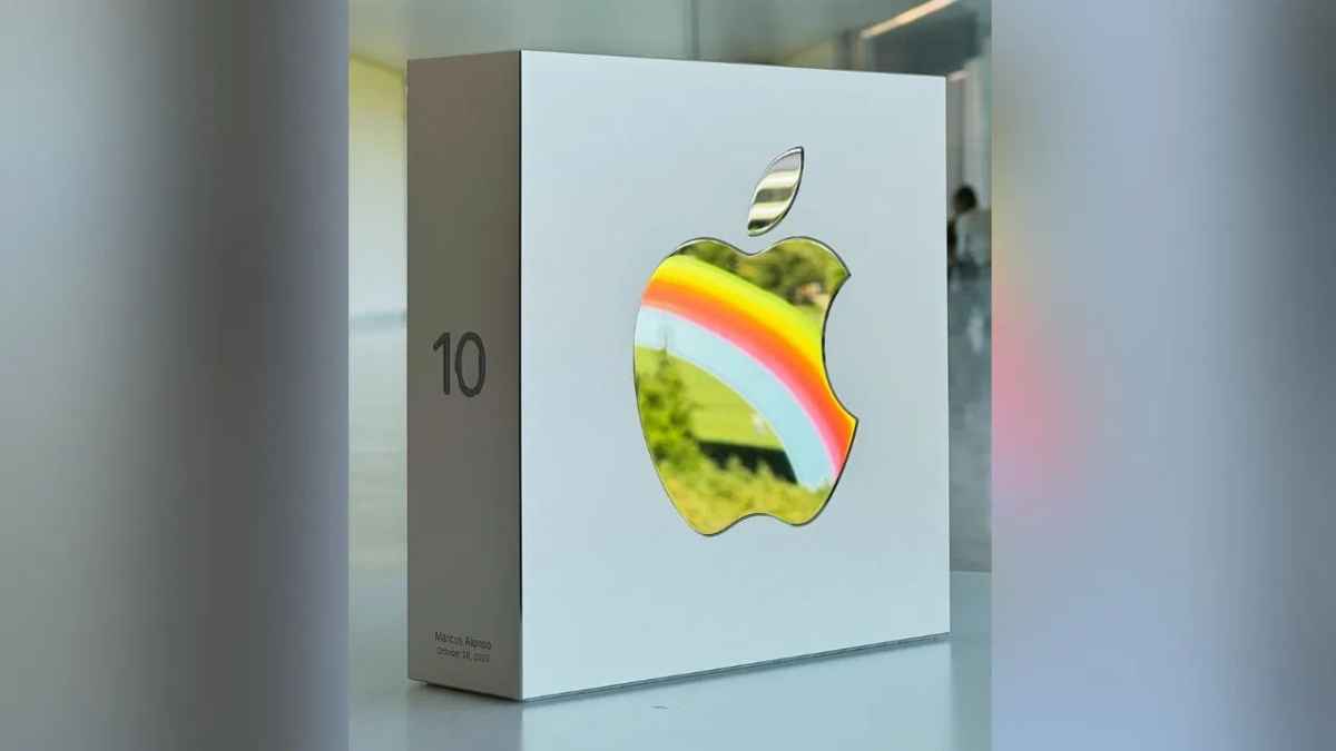 Photos Viral: 10 साल की नौकरी होने पर Apple अपने कर्मियों को देता है ये स्पेशल गिफ्ट
