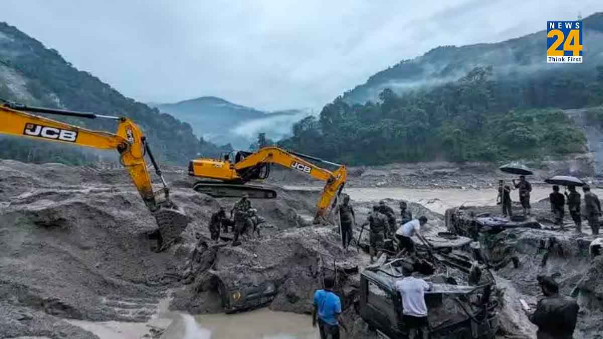 सिक्किम में बाढ़ के बाद तबाही में अब तक 27 लोगों की मौत, 2413 बचाए गए; हेल्पलाइन जारी