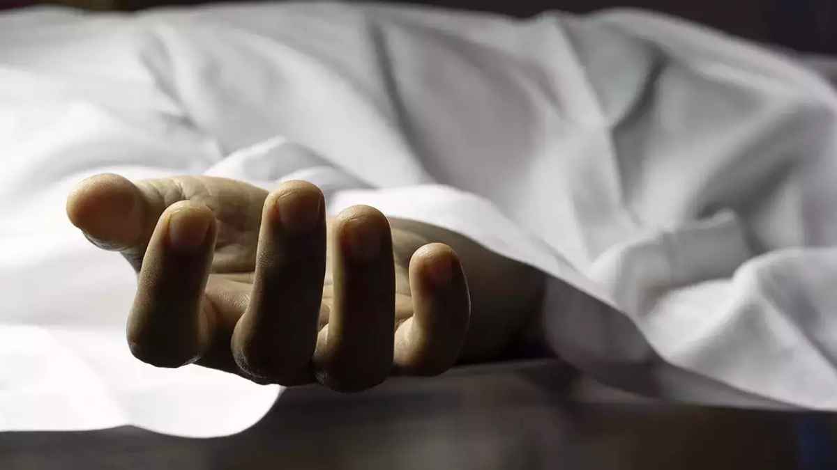 दिल्ली के तिलक नगर में MCD स्कूल के पास मिला लड़की का शव, ACP और DCP रैंक के अधिकारी मौके पर पहुंचे