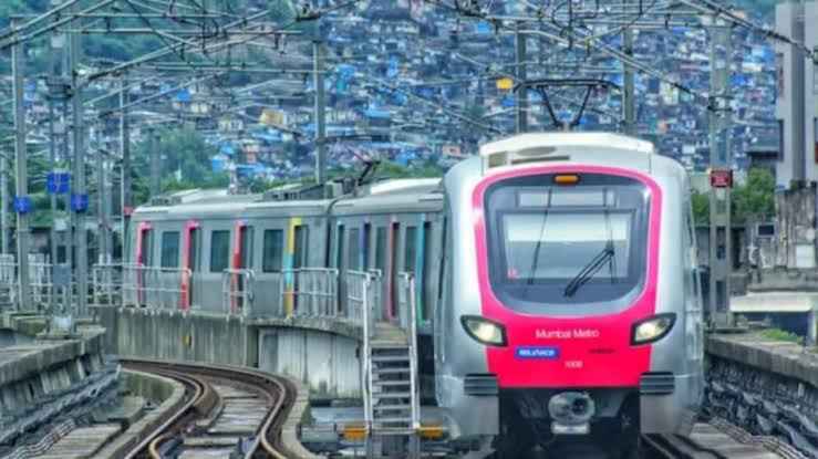 नवरात्र: मुंबईकरों को बड़ी सौगात, सरकार ने मेट्रो सेवा बढ़ाई, रात 12.30 तक दौड़ेगी