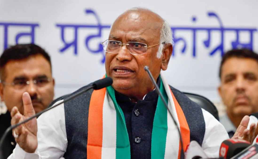 मल्लिकार्जुन खड़गे ने पीएम मोदी को लिखा पत्र, 'सरकारी मशीनरी के घोर दुरुपयोग' का लगाया आरोप