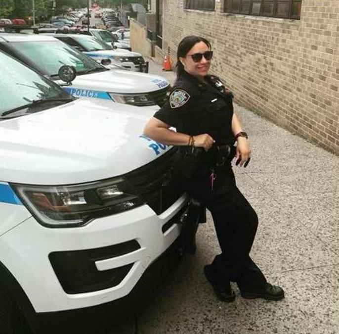 Female NYPD officer Arrested : पुलिसवाली की काली करतूत, ड्यूटी के दौरान बेच रही थी कुछ ऐसा कि पहुंच गई जेल