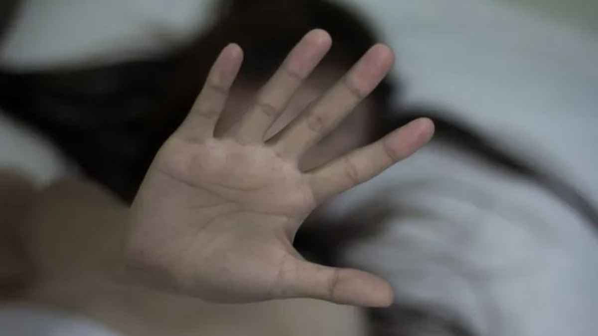 'डर्टी लव स्टोरी'...प्रेम जाल में फंसाकर 2 नाबालिग बहनों से रेप किया, दलालों को बेचा