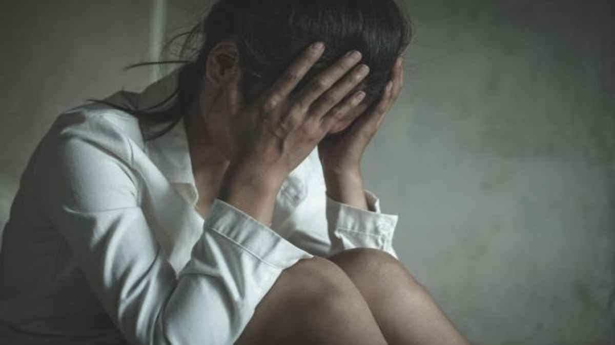 'धंधा करती हो, गांव से निकाल देंगे'...नाबालिग लड़की और महिला को पीटा, बाल काटे; गलियों में घसीटा