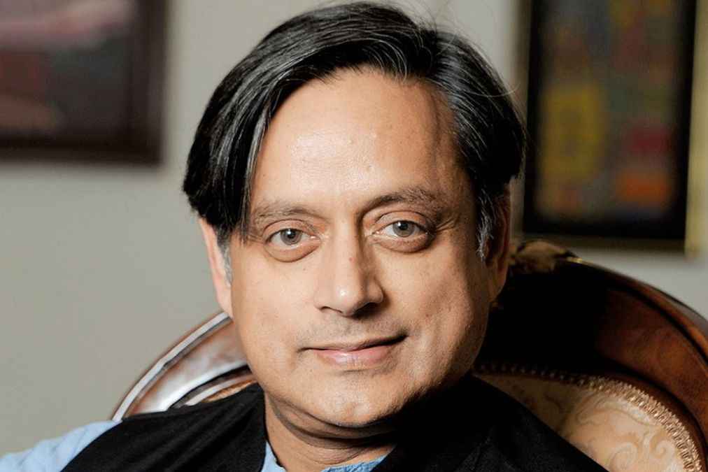 Shashi Tharoor, crop photo, Mahua Moitra, viral photo,