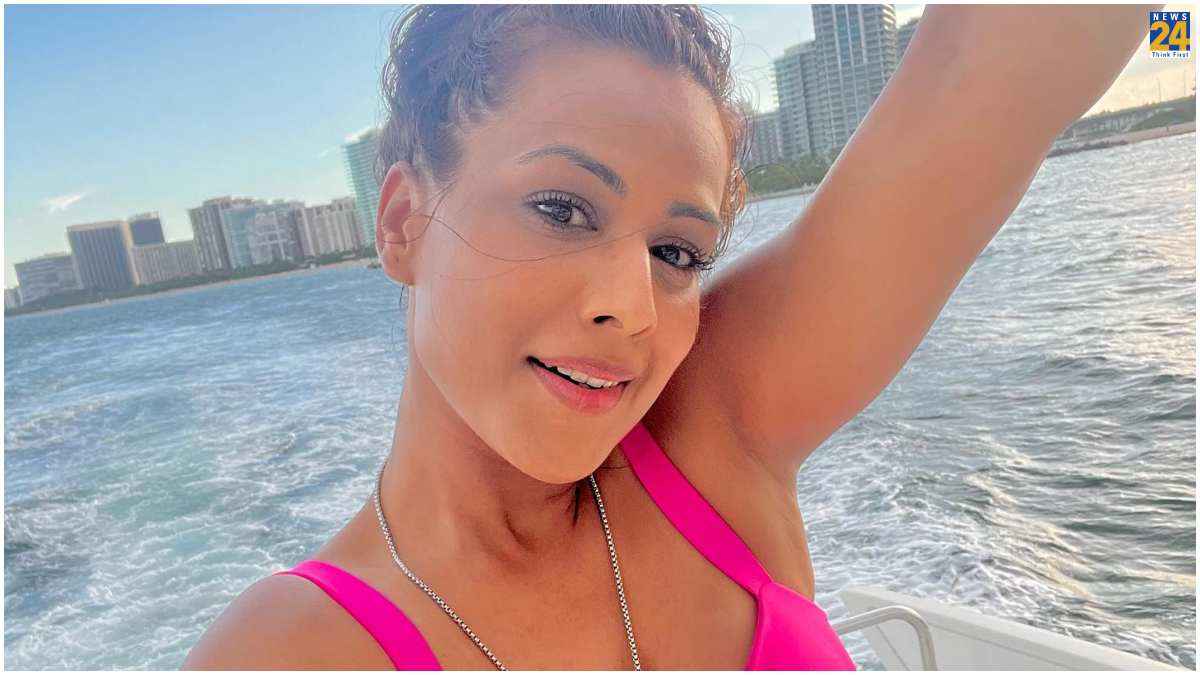 Nia Sharma Dubai Trip Video