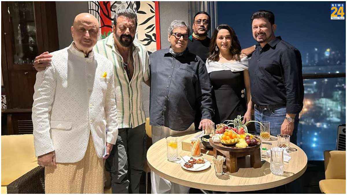 एक फ्रेम में दिखे Madhuri Dixit के 2 'साजन', एक्ट्रेस की पोस्ट ने बढ़ाई फैंस के दिलों की धड़कनें