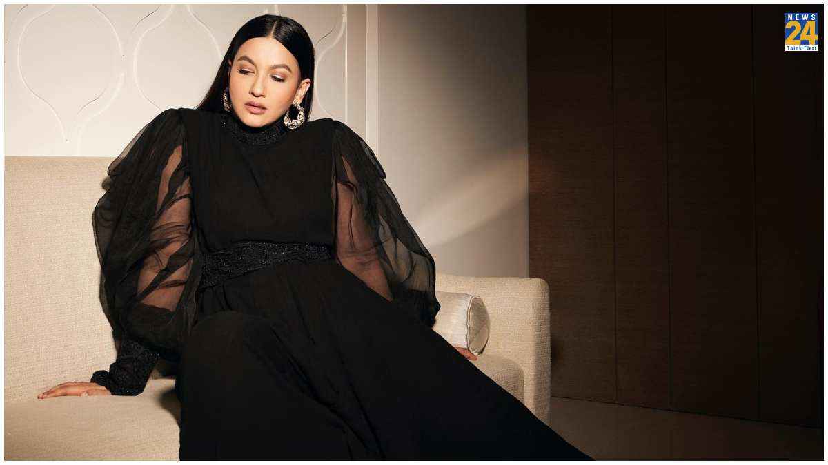 'ओह नो संभल के मैडम', Gauahar Khan हुईं Oops मोमेंट का शिकार; वायरल वीडियो यूजर्स ले रहे मजे