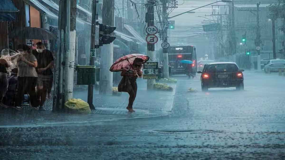 IMD Weather Update: 7 राज्यों में होगी भारी बारिश, उत्तर भारत में मौसम रहेगा शुष्क; जानें आपके शहर का हाल