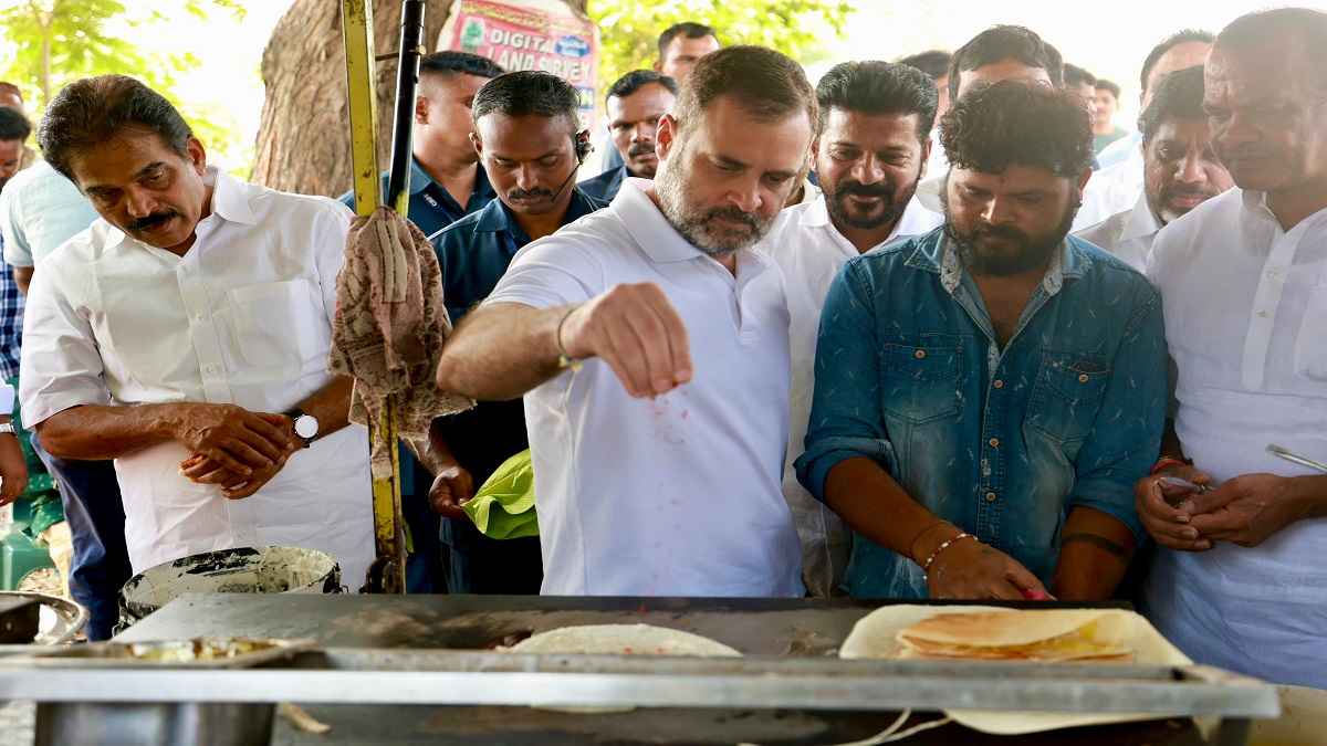 Rahul Gandhi Making Dosa