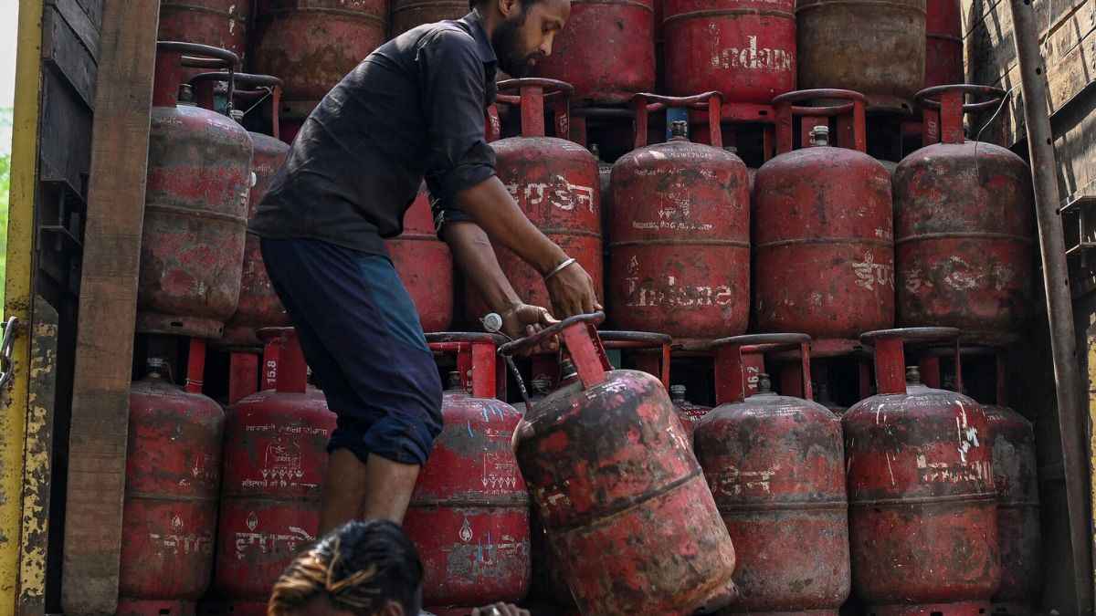 PM Ujjwala Yojana PM Ujjwala Yojana, Ujjwala Yojana, Ujjwala Yojana news, LPG gas cylinder, LPG gas cylinder subsidy, cooking gas subsidy, LPG gas subsidy, PMUY, PMUY Beneficiaries,