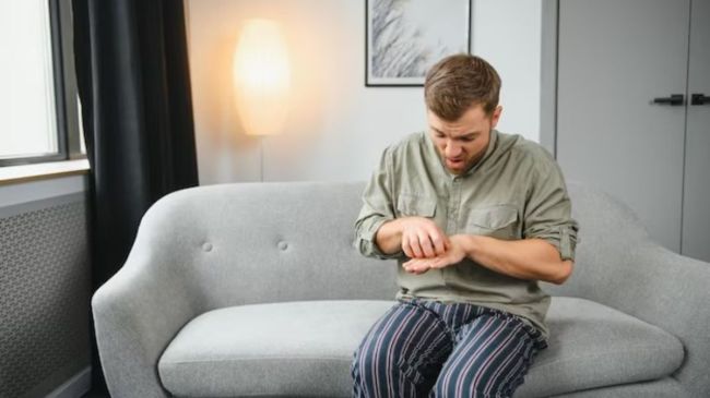 indoor allergy treatment indoor allergies symptoms why am i suddenly allergic to my house house allergies test home remedies for indoor allergies what could i be allergic to in my house sprays to reduce allergens in the home indoor allergy medicine