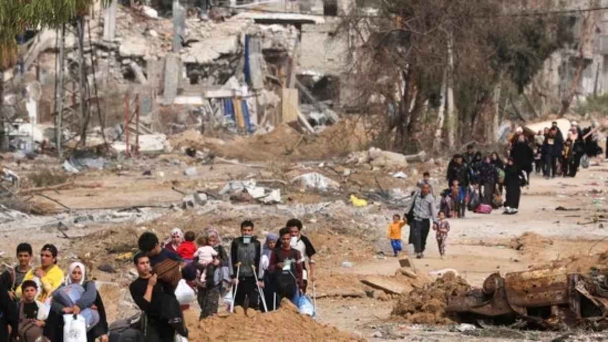 हमास समर्थकों ने 3 लोगों को दी सरेआम फांसी की सजा, शवों को बिजली के खंभे पर लटकाया