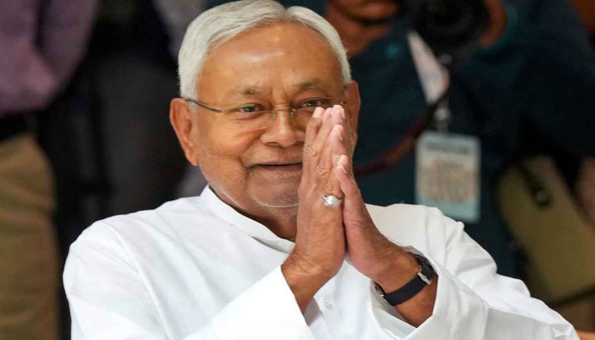 'मोहम्मद नीतीश... मोहम्मद लालू...' स्कूलों में हिंदू त्यौहारों की छुट्टियां खत्म करने पर बोले गिरिराज सिंह