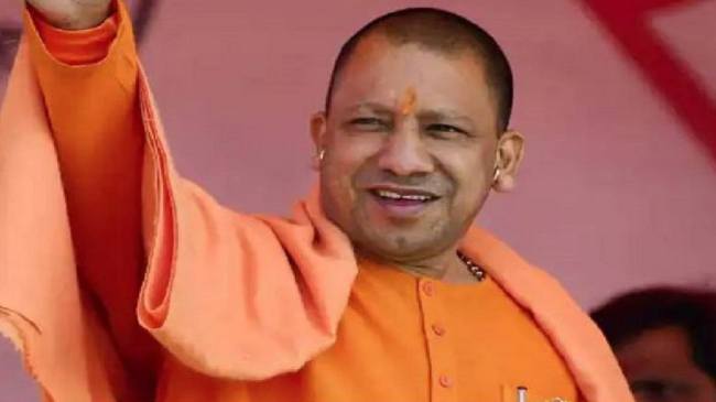 CM Yogi Car Stuck in Traffic Jam