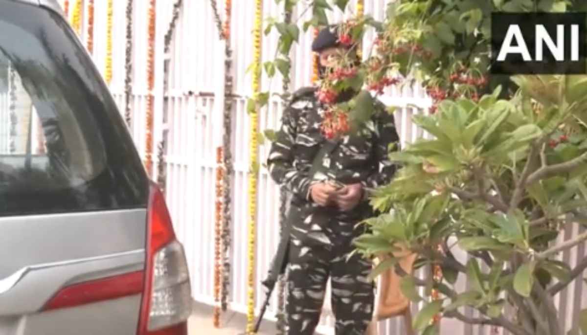 मंत्री राजकुमार आनंद के घर पहुंची ईडी, सीएम केजरीवाल की पेशी से पहले 9 ठिकानों पर की छापेमारी