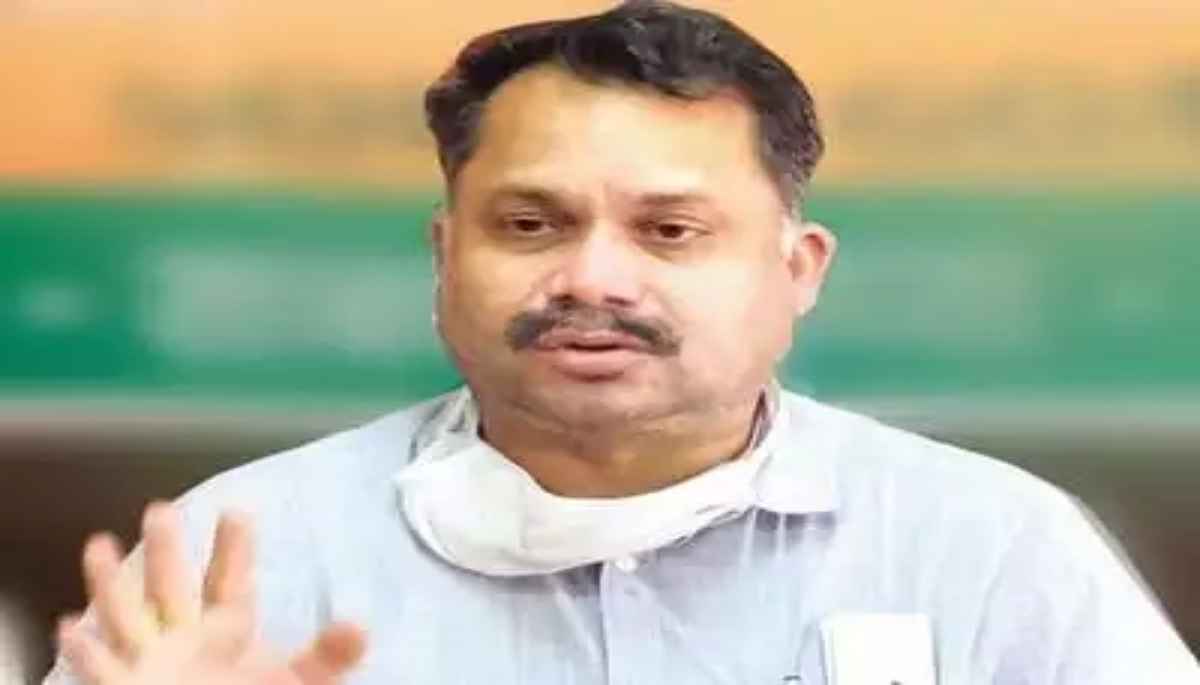 गोवा में जल्द हो सकता है कैबिनेट फेरबदल! पीडब्ल्यूडी मंत्री बोले- मुझसे 'बलिदान' मांगा गया
