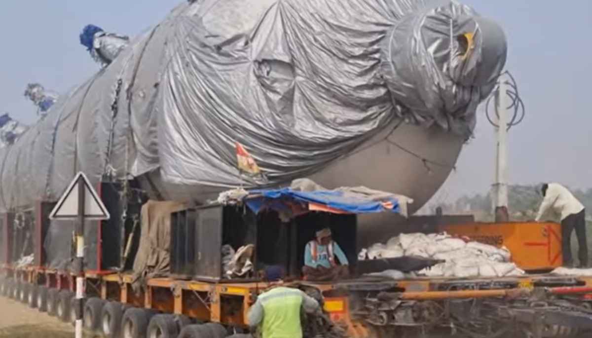 416 टायर का बाहुबली ट्रक, लेकिन रफ्तार कछुए जैसी, रोज चलता है महज 12 KM