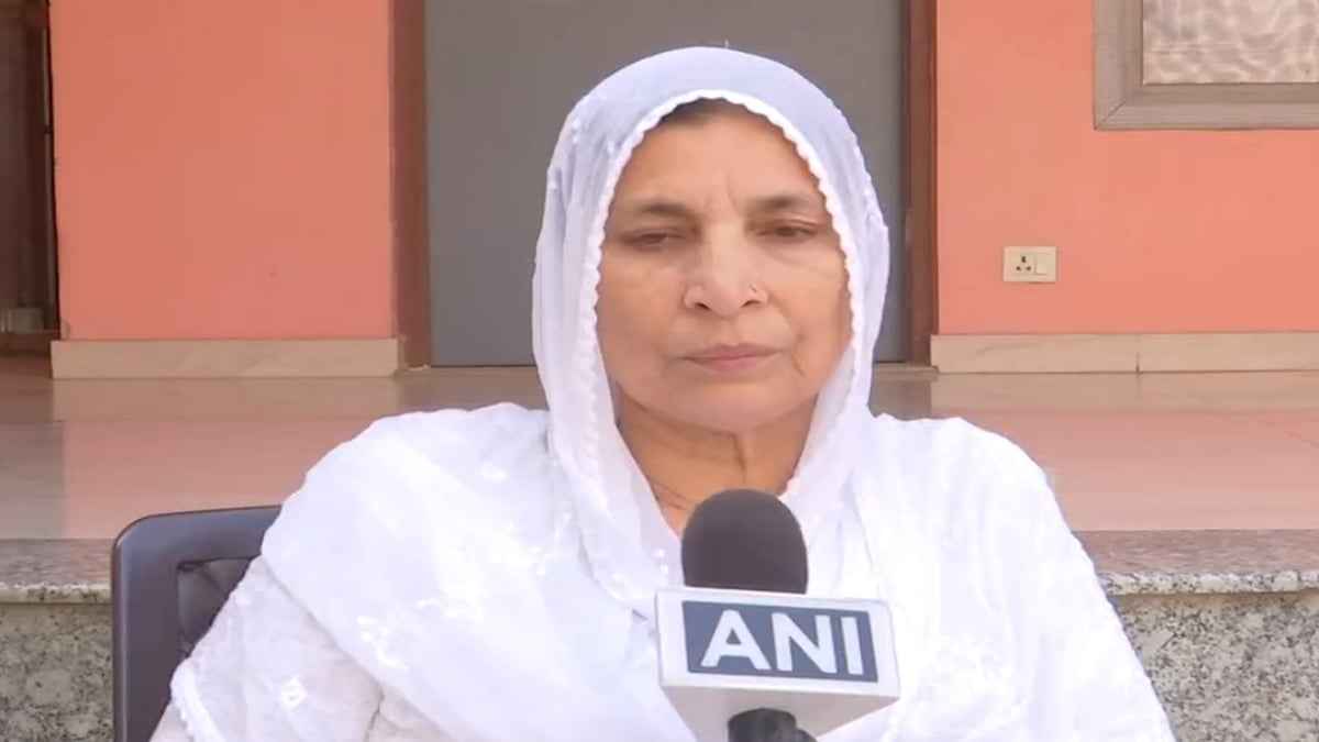 हॉस्पिटल में भर्ती हुईं मोहम्मद शमी की मां, डॉक्टर ने बताई वजह