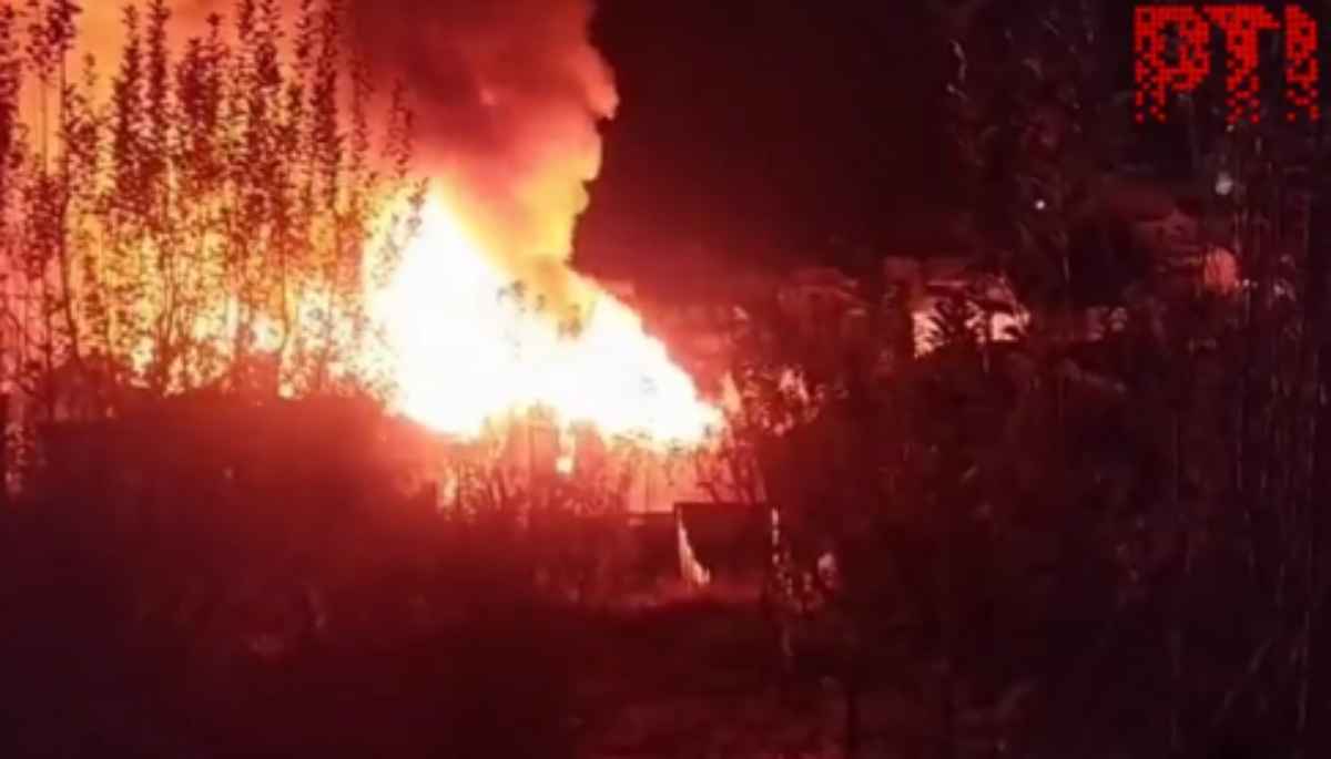 जम्मू-कश्मीर के भद्रवाह में आग से 8 घर जलकर राख, आग लगने की वजह आई सामने