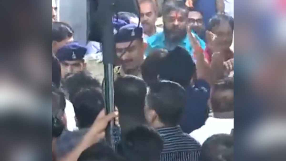 बाल ठाकरे को लेकर भिड़े थे उद्धव-शिंदे समर्थक, उनकी पुण्यतिथि के दिन ही मुकदमा