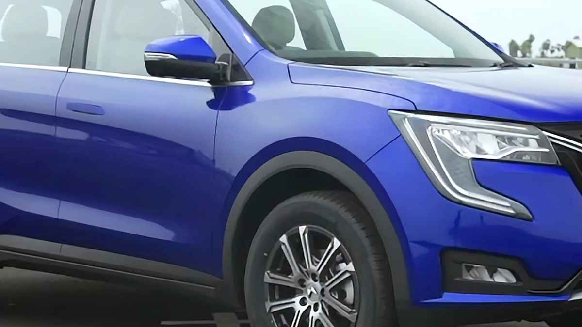 पैनोरमिक सनरूफ, धाकड़ सेफ्टी फीचर्स, Mahindra की पावरफुल SUV कार