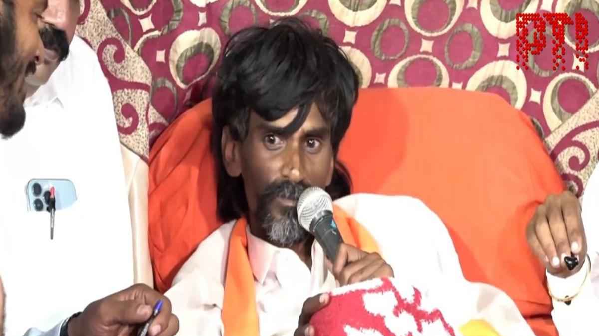 Maratha Reservation: सरकार से 3 बड़े आश्वासन मिलने के बाद जरांगे पाटिल ने पीछे लिया आमरण अनशन