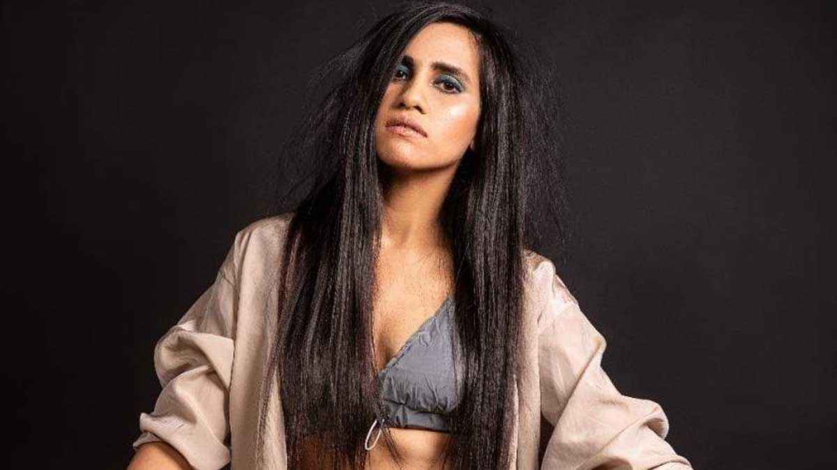 Nikhita Gandhi On Students Died