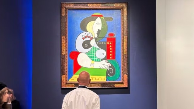 Pablo Picasso painting पाब्लो पिकासो की 'Woman with a Watch' पेंटिंग की हुई निलामी, 1100 करोड़ रुपए से ज्यादा में बिकी