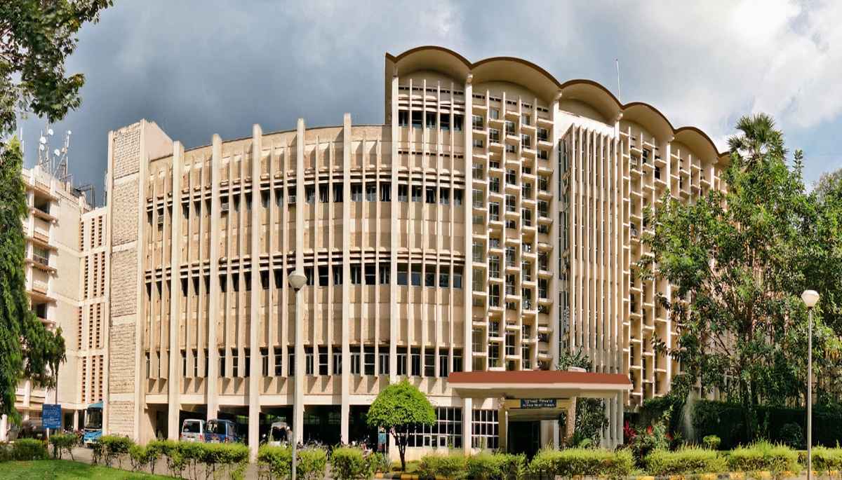 एशिया के टाॅप-100 इंस्टीट्यूशन रैकिंग में भारत से पिछड़ा चीन, IIT बॉम्बे फिर सर्वश्रेष्ठ