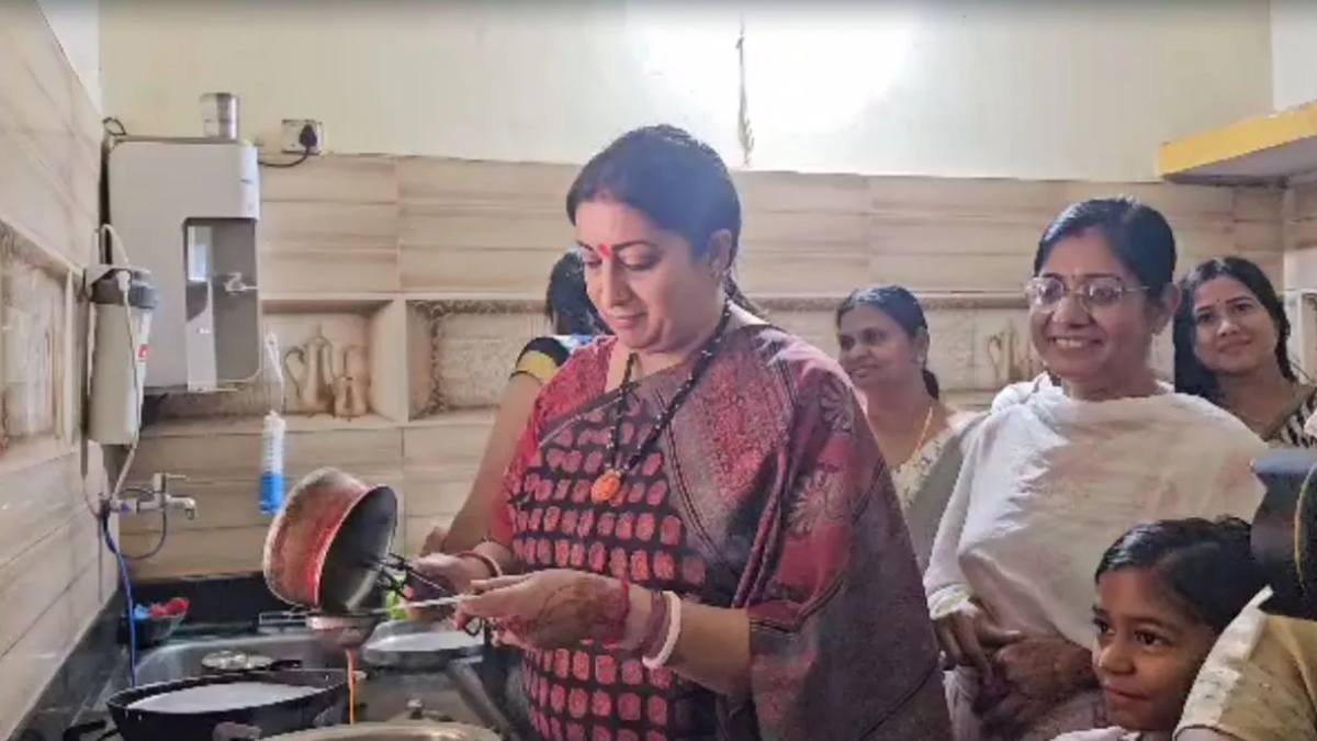 Samriti Irani Make Tea for Party Workers, Samriti Irani, Chhattisgarh Assembly Election 2023, Viral Video, Hindi News, Assembly Election, Chhattisgarh News, BJP, Election News